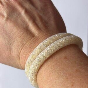Elegant Cream Bracelet with Silver Clasp